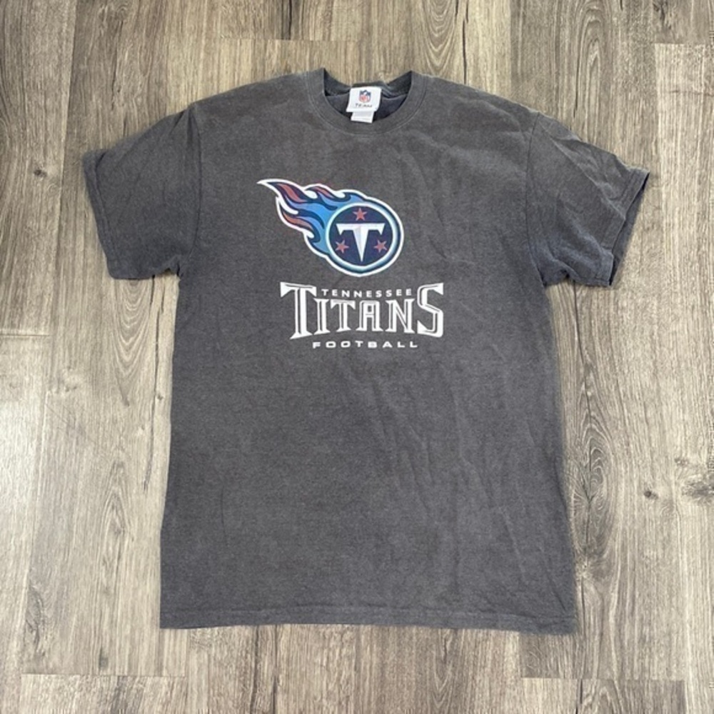 Mens medium short sleeve titans tee